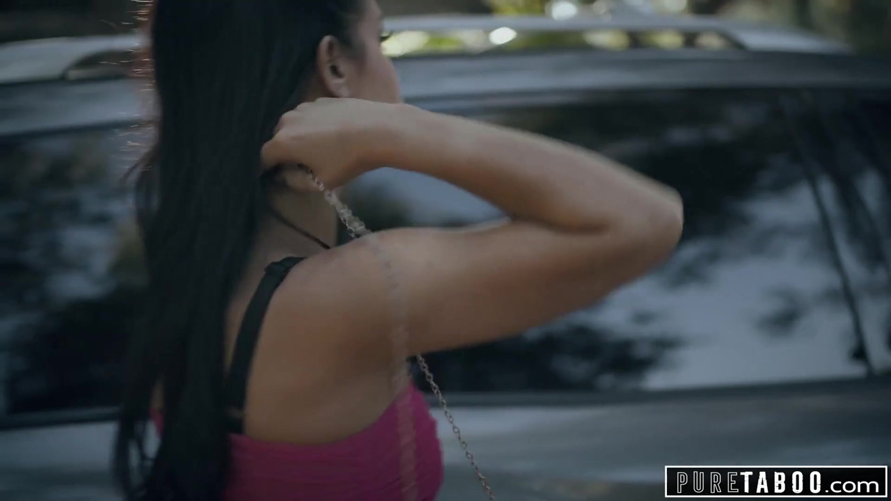 純粋なタブー痴女がビジネスマンに屈辱-公共ファック