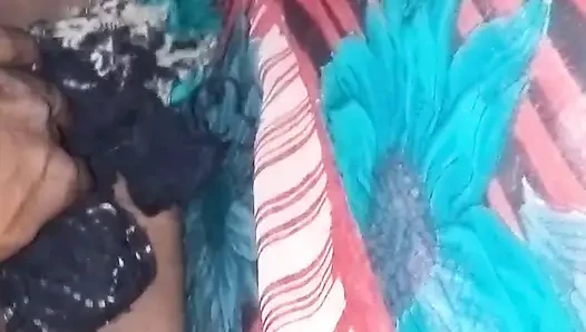 Uncle ne aunty ko aisa choda aunty ki chut me khoon nikal gya