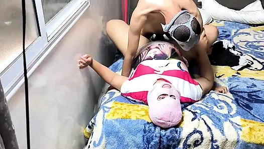 Египетский женатый мужчина делит свою темнокожую жену с из Александрии