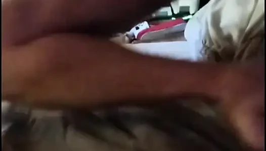 Sihirli bir değnek kullanıyorum, mastürbasyon yapıyorum ve yakın planda boşalıyorum