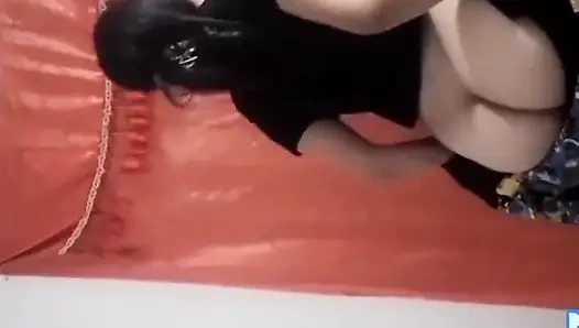 Aku menyetubuhi guru pantat besar