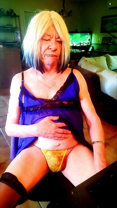 Diana sikini gösteriyor