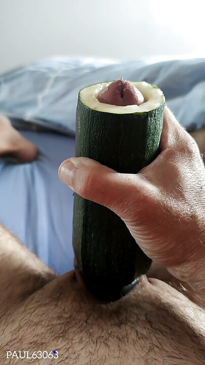 Kabakla mastürbasyon ve cumshot (POV ve yüzük detayı)