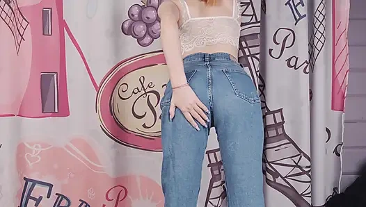 Eva kencing di celana jinsnya, bikin mereka becek