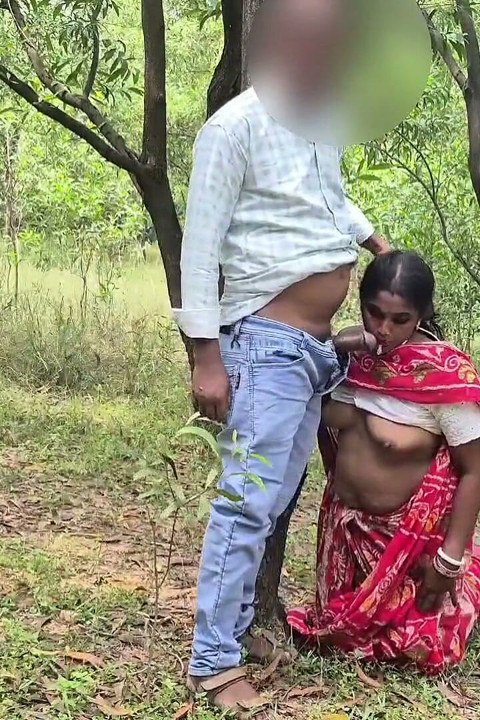 A Village Bhabhi Fucked by a College Student in Forest,sona Bhabhi First Time Outdoor Sex by Her Boyfriend