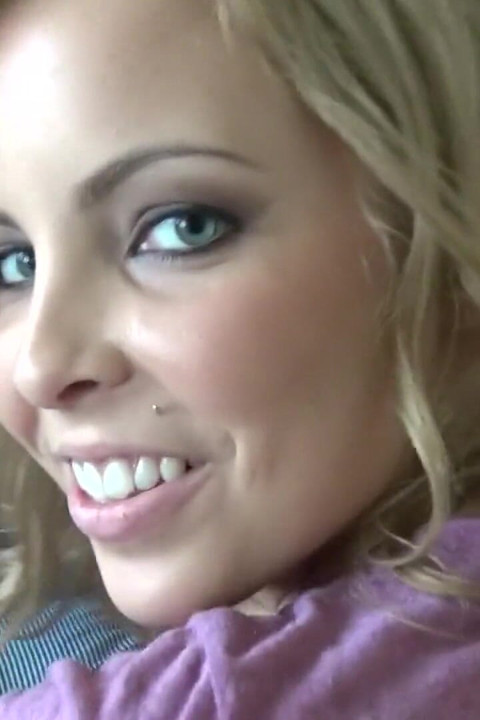 Låt oss prova anal - blond Krystal lovade sin pojkvän Tony att prova sitt första analsex utomhus i POV