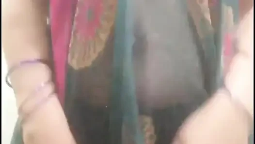 Desi saree menanggalkan pakaian menggoda - permainan solo telanjang penuh - orgasme intens - tanpa wajah - 4k