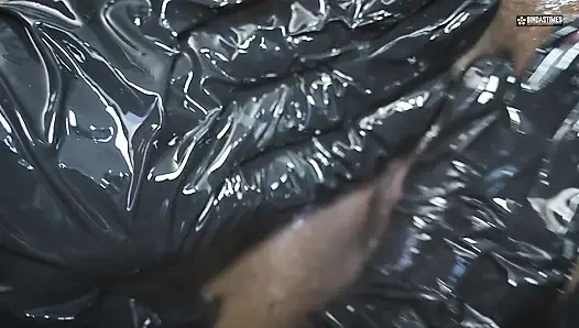 Современная жена дези застукала своего мужа за сексом с возбужденной девушкой и превратилась в хардкорный БДСМ-секс (полный фильм)