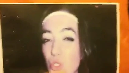 Leanne üzerinde masturbasyon yapmak
