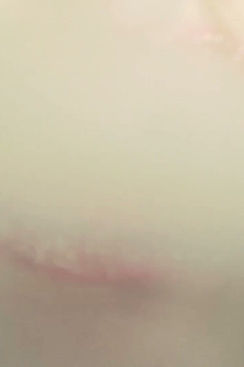 Zeiță care fumează și ruj sexy