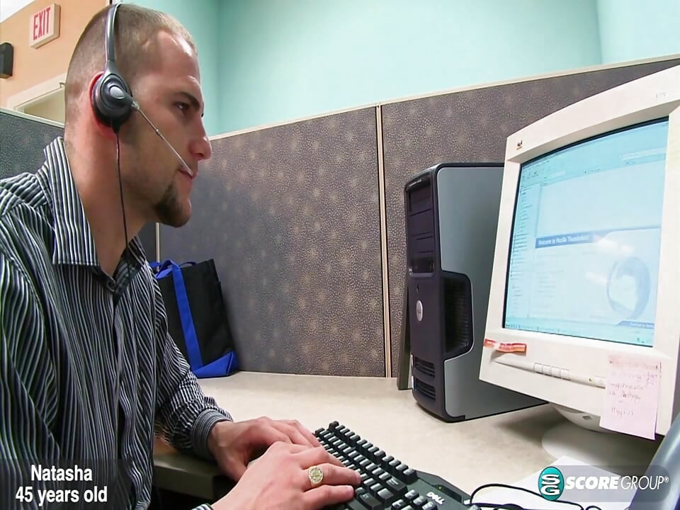 Pazartesi günü yeniden düzenlendi: jmac azgın patron Natasha'yı sikiyor