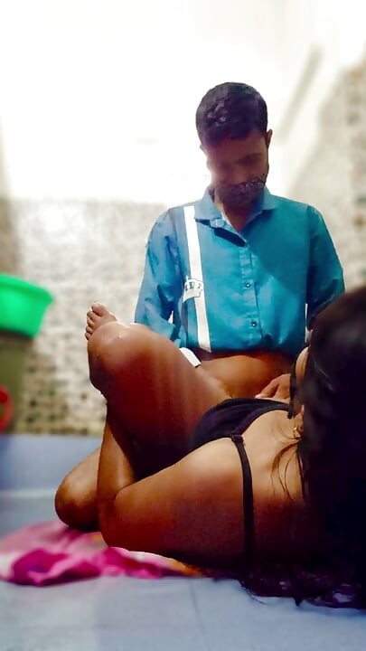 Friend wife morning bathroom doggy style sex