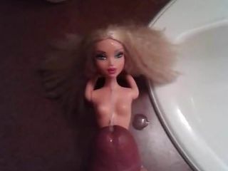 Đoạn phim hiếm hoi về búp bê barbie bị nổ tung # 2
