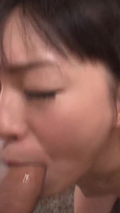 Emotional moment from "Asiatische 23 jahre Haushalthilfe in der kueche eingearbeitet multiple Orgasmen"