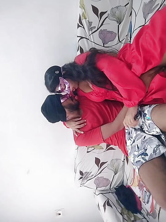 18+ namorada me chama de quarto e fode na primeira vez
