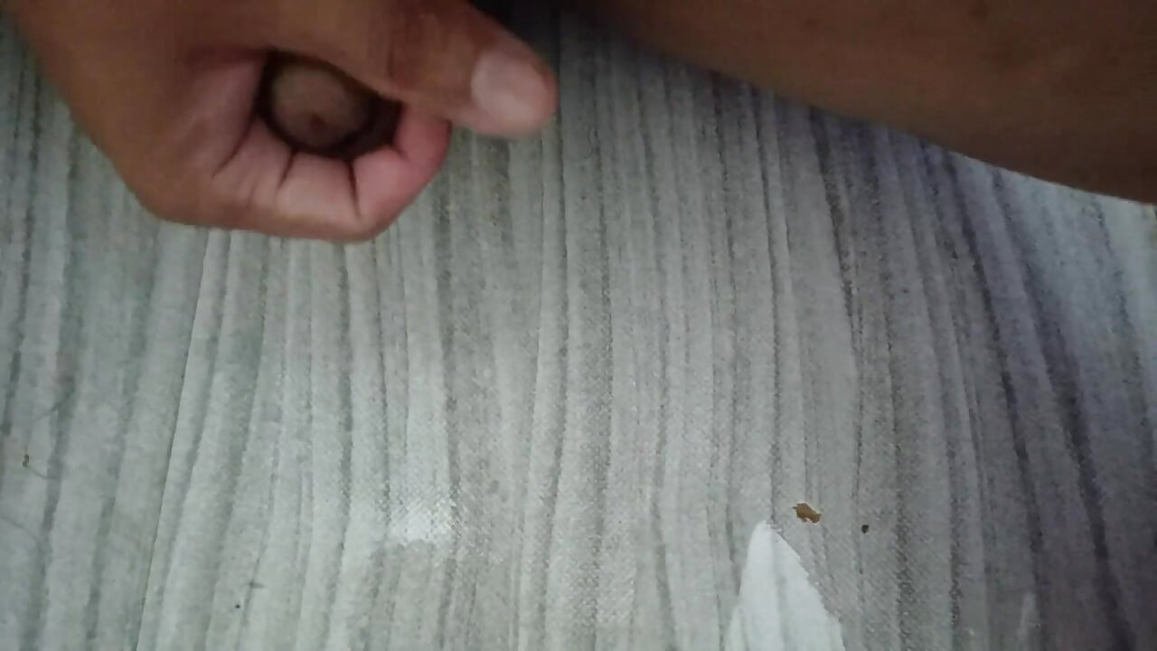 Ogroman cumload - zimska masturbacija