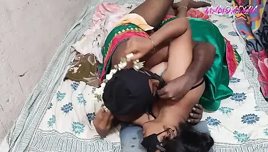 Ein Junge Rief Harika Tante Und Hatte Sex Mit Ihr, Und Sagte, Dass Niemand Zu Hause Sei.