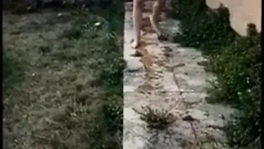 Pee and Walk Zusammenstellung (7 Clips)