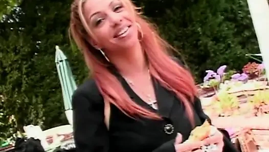 Irklararası kız öğrenci yurdu partisi: heiße açık havada eylem