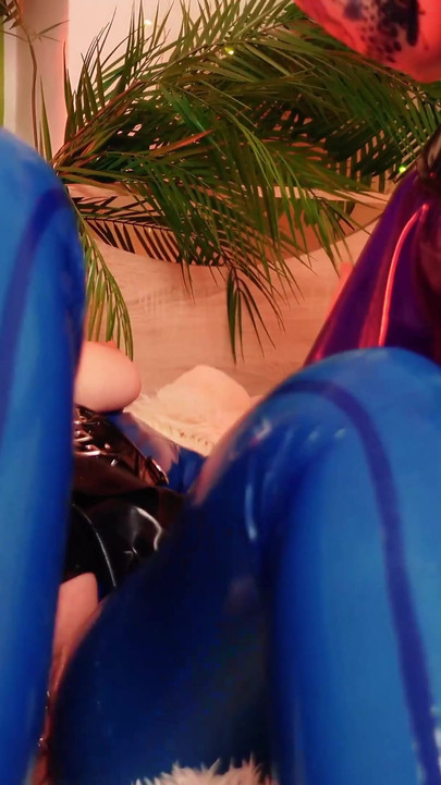 Mächtiger moment aus "2 geile MÄDCHEN mit NASSER muschi und kurvigem körper haben HARTEN SEX - BDSM und versaute vagina-fick!"