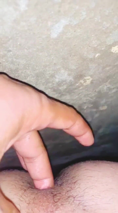 Today I went to my bathroom and did everything with my finger and my hands. I had a lot of fun. | Clip 2