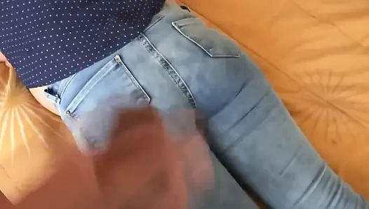 Stepmother didn't resist anymore, she asks her stepson to jerk off to her watching her masturbate and cum on her ass