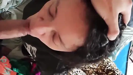 Süße MILF Lutscht Den Penis, Bis Die Ganze Milch Raus Kommt