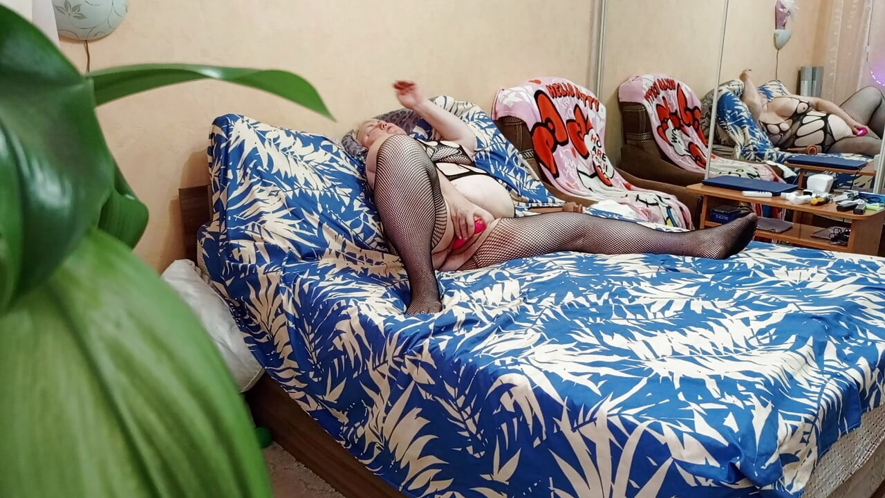 继母每天自慰并高潮
