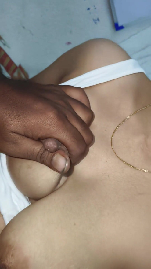 देशी भाभीचा पतीच्या मित्रासोबत मजेदार सेक्स | क्लिप १