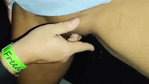 Ich habe fremden schwanz im Gloryhole des swingerclubs gelutscht!