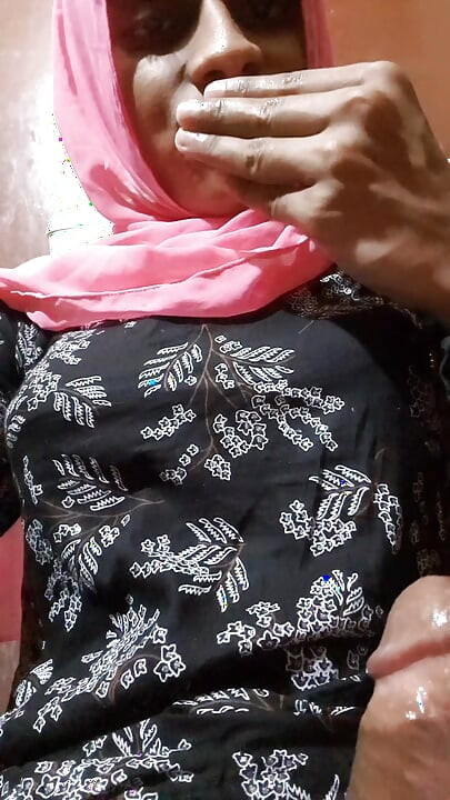 Desi hijabi gay femboy homemade masterbation