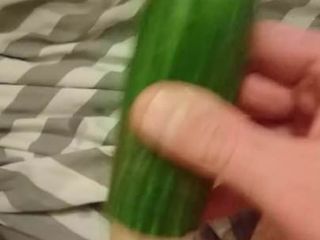 Concombre branlette baise se masturbe baveux