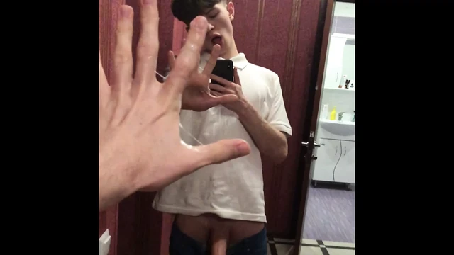 Dream Boy Beautifully Masturbation on herself at the Mirror