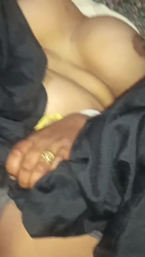 Painful anal try- Indian wife savita try First time anal in sexy saree to make her husband happy. | Clip 1