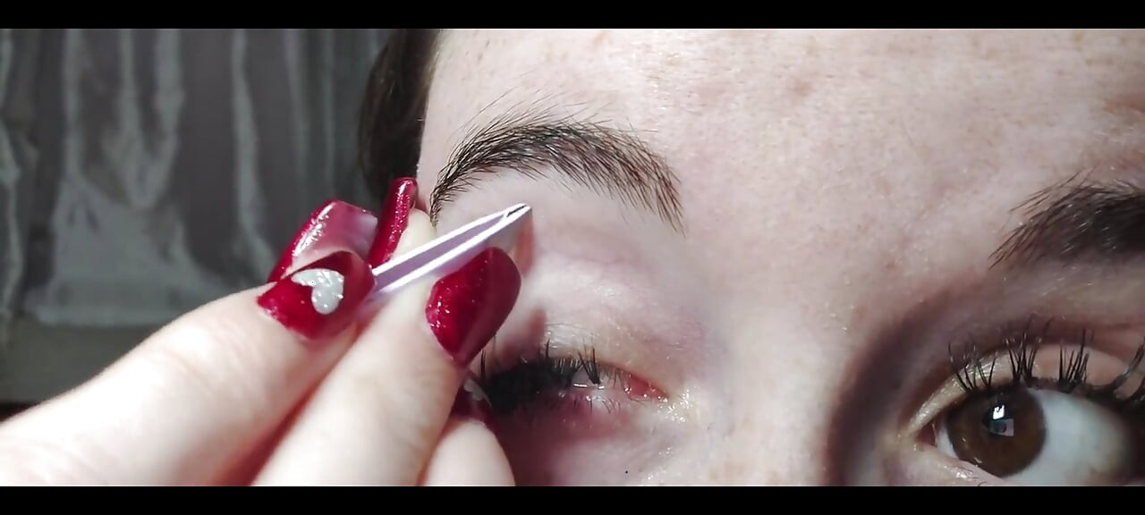 Tweezing My Eyebrows Close up