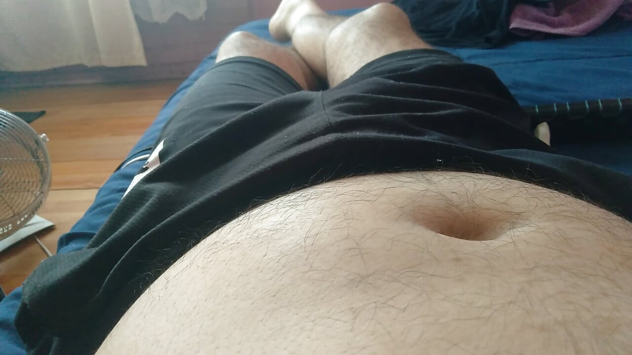 Adam her zaman amatör yarağına bakarken sert seksi düşünüyor