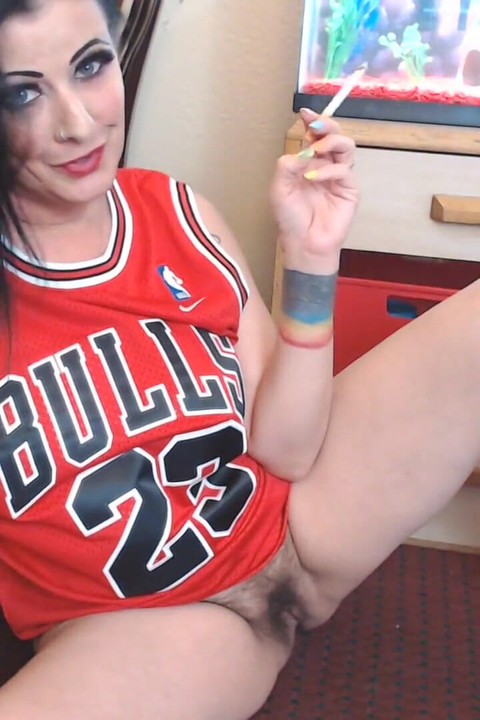 Marlboro red 100s bush tease Milf