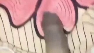 Une tatie indienne mature expose son cul et ses seins