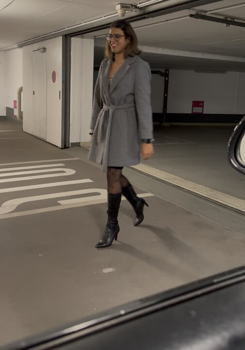 Te llevo en el auto - Chica trans usada y descartada