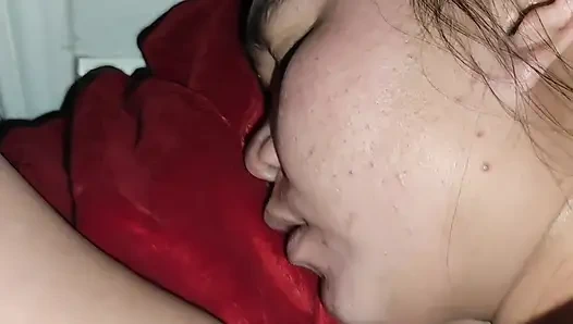 MILF PINAY NGENTOT SAMBIL MENELEPON SUAMINYA DI TELEPON