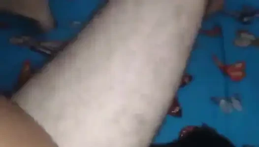 18-летняя девушка с огромными натуральными сиськами обожает жестко трахаться