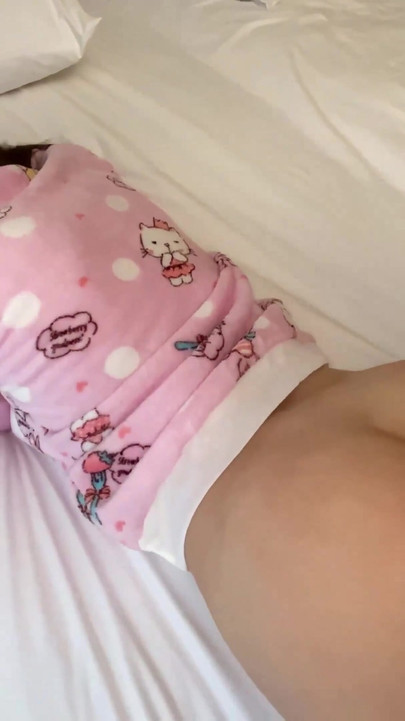 ช่วงเวลาที่น่าจดจําจาก "ฉันจับลูกพี่ลูกน้องสาวเซ็กซี่ของฉันและเย็ดหีเธอ"