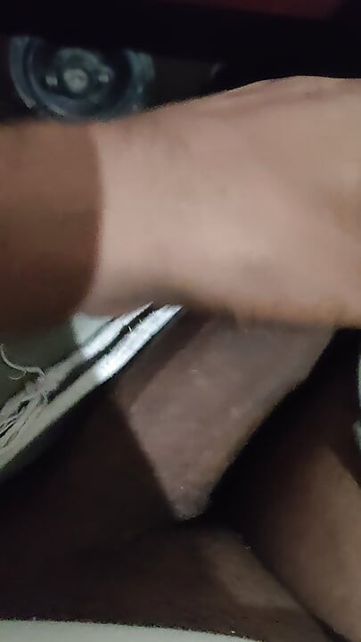 Barha Lun chahiye Kisi ko Dickkkkk porn Hindi