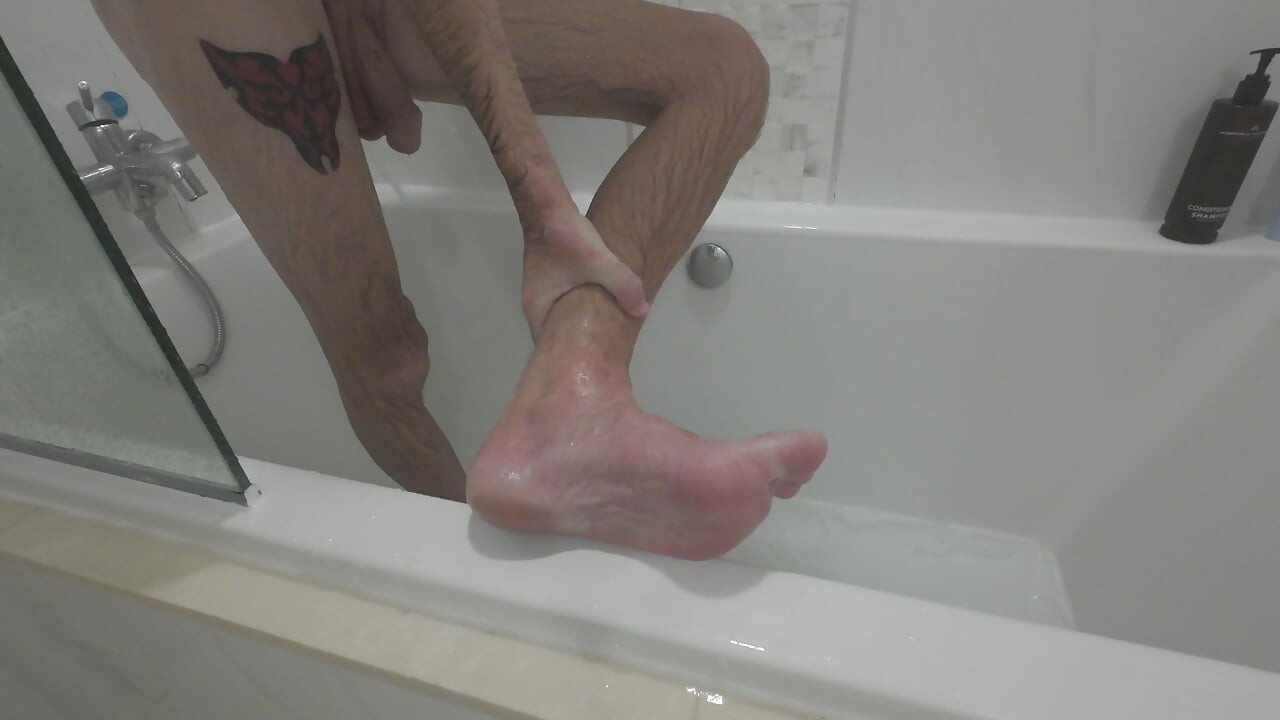 I Am Looking For A Foot Slave