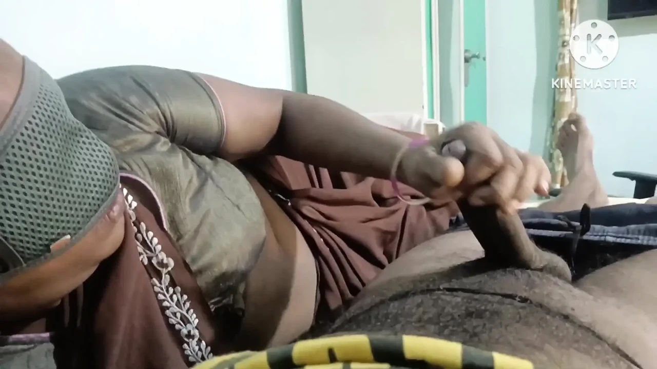 Andhra Village wife cheeting har hasbend and faking soking how house owner