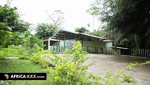 Sexy Encounter in the Jungle