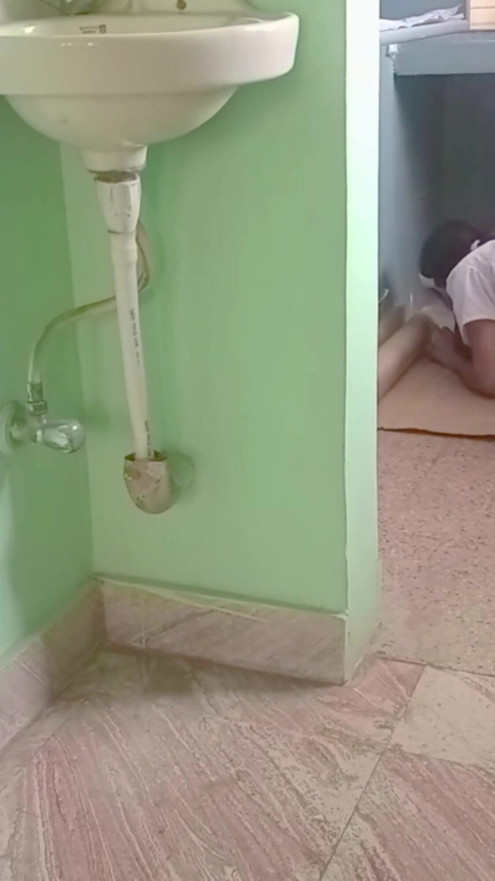 Cặp đôi sinh viên Ấn Độ bí mật tận hưởng