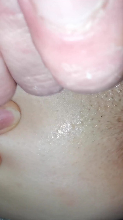 רגע מפתח מתוך "הוא אוהב לשחק עם התחת הדוחף שלי POV תקריב"