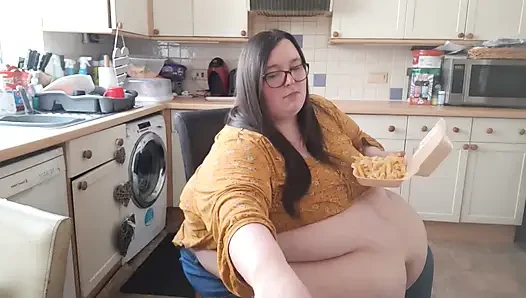 Ssbbw vs godzilla burger yiyor