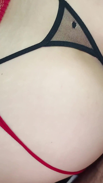Tombul latin orta yaşlı seksi kadın oda arkadaşı sürprizi, sabah samimi karşılaşma oral ve boşalma, bakış açısı gerçek ev yapımı